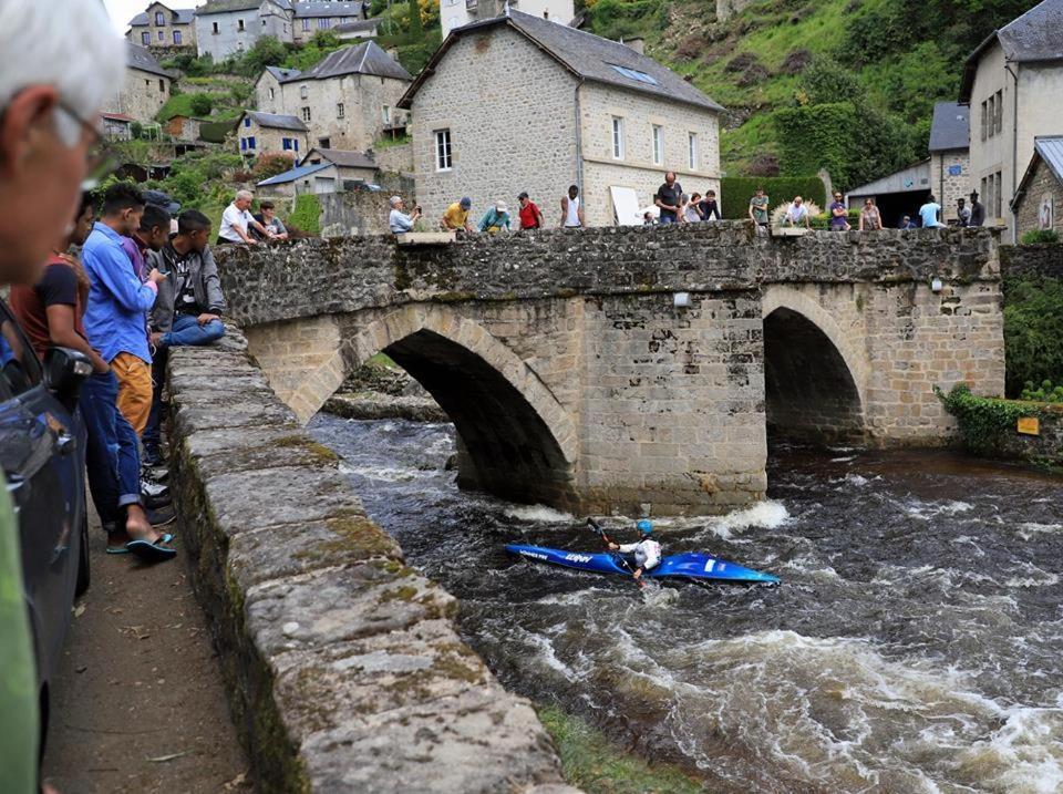 La Petite Soixante Deux Panzió Le Lonzac Kültér fotó